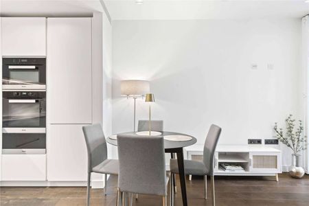 A modern 2 bedroom apartment on the 13th floor of Casson Square. - Photo 4