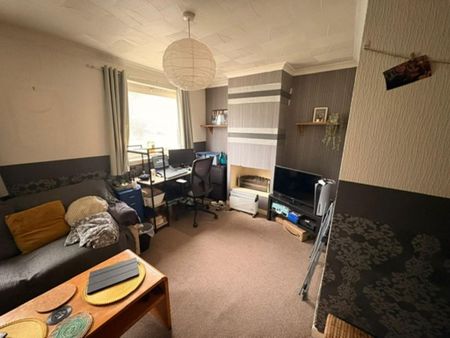 1 bedroom ground floor flat to rent - Photo 2