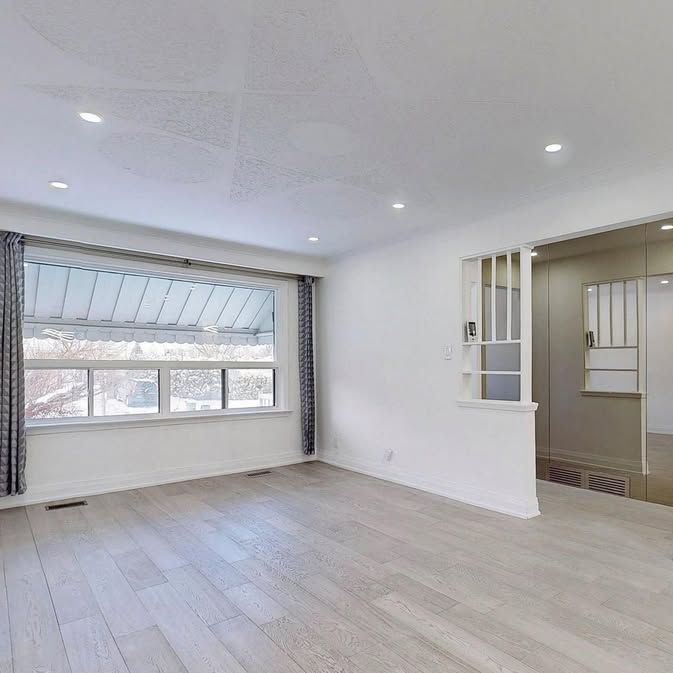 For Lease - 11 Dalehurst Ave Avenue Unit# Main, Toronto, Ontario - Photo 1