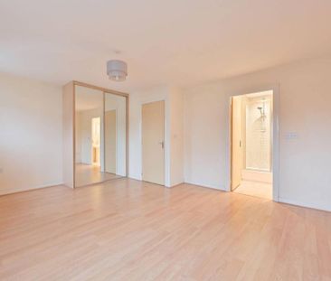 4 bedroom terraced house to rent - Photo 5