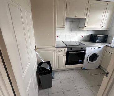 2 Bed Flat, Greenwich, SE8 - Photo 1