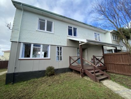 3 Bedroom property available now - Photo 5