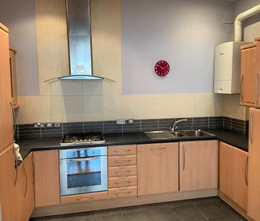 2 bedroom flat to rent - Photo 2