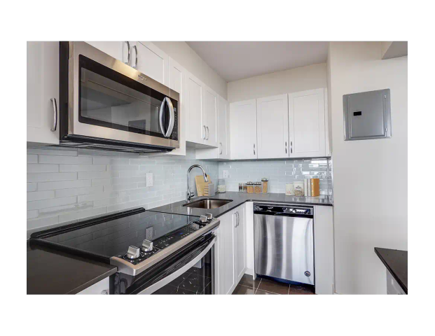 35 Mowat Blvd. — 2bdrm - Photo 1