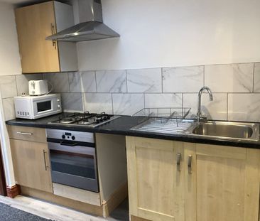 2 Bed Flat, Donnington Gardens, RG1 - Photo 5