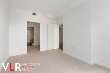 Condo in Vancouver West Side, BC - Photo 2