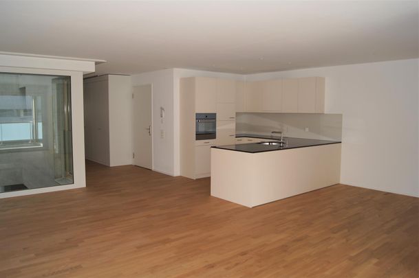 Grosse 3.5 Zimmer Wohnung 97m² - Im Zentrum und nahe Bahnhof - Photo 1