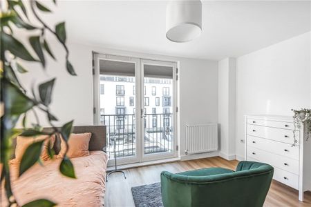 A furnished one bedroom apartment in the ever popular Bath Riverside development. - Photo 3