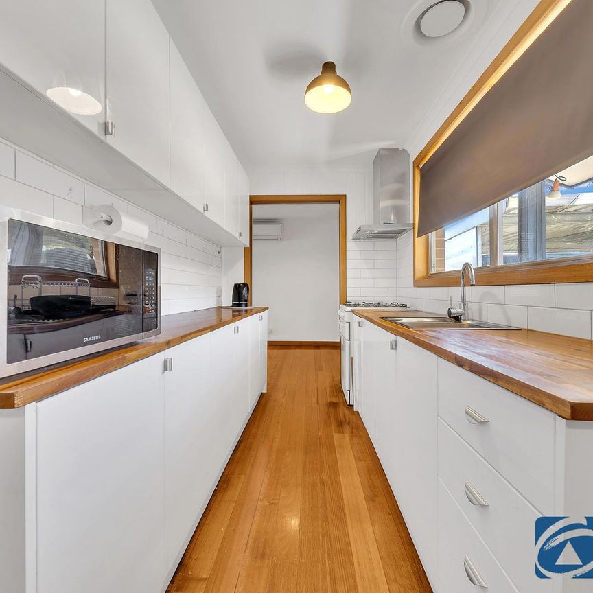 3 BEDROOM HOME IN GREAT LOCATION - Photo 1
