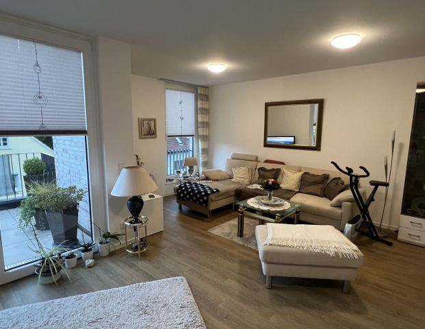 Exklusives Wohnen mit großer Dachterrasse in top Lage! - Foto 1