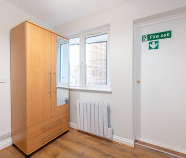 Studio to rent - Photo 5