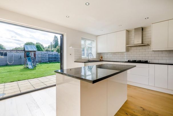 3 bedroom bungalow to rent - Photo 1