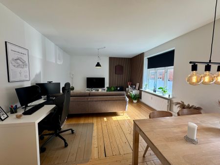 Lys 2-værelses lejlighed i Øgadekvarteret nær centrum - Photo 2