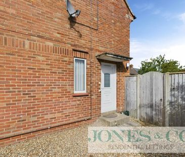 3 bedroom semi-detached house to rent - Photo 4