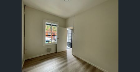 Updated 2 bedroom terrace in a wonderful location - Photo 2