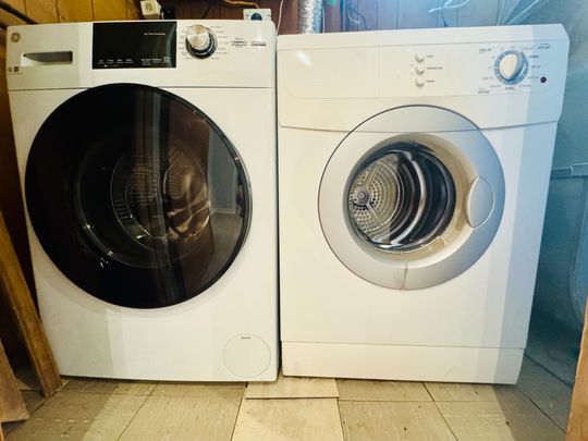 For Lease - 272 Essex (Work Out Basement) Avenue, Richmond Hill, Ontario - Photo 1