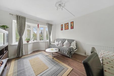 2 bedroom ground floor flat to rent - Photo 2