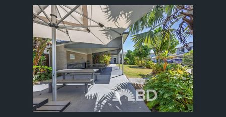 Room for Rent - Modern Townhouse Living near Airport & Beach - Photo 5