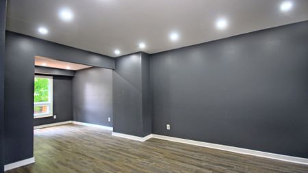 For Lease - 148 Fanshawe Drive, Brampton, Ontario - Photo 2