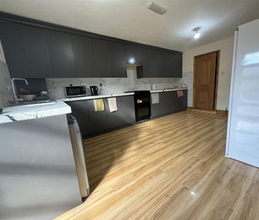 4 bedroom house share to rent - Photo 4