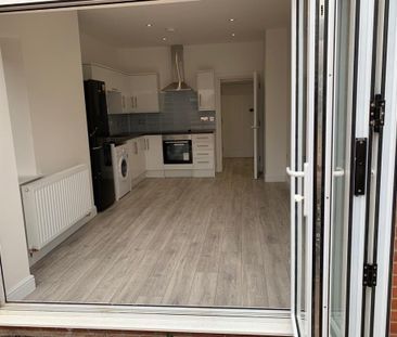 1 Bed Flat, Farley Hill, LU1 - Photo 5