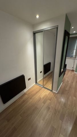 1 Bed - Apartment 111, West Point, City Centre, Leeds - LS1 4JL - Student/Professional - Photo 5