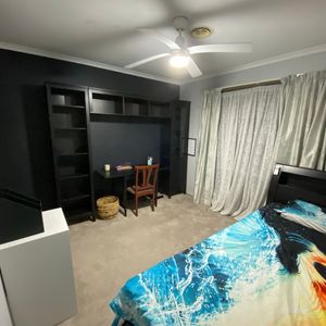 Cranbourne North - Photo 2