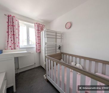 3 bedroom end of terrace house to rent - Photo 5