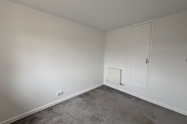 Glebe Close - Photo 1