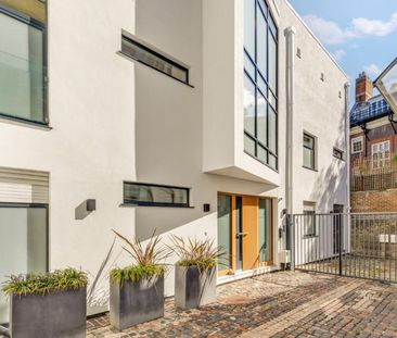 4 bedroom terraced house to rent - Photo 1
