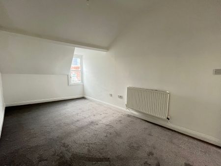 2 bed flat to rent in Albert Road, Bournemouth, BH1 - Photo 3