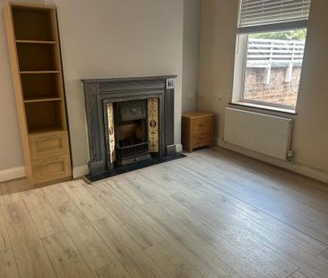 2 bedroom end of terrace house to rent - Photo 1