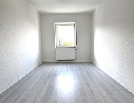 Frisch renovierte 3-Zi.-Whg. mit modernem Tageslichtbad - Foto 1