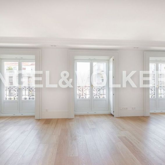 Alquiler de piso en Calle de Génova - Photo 1