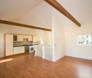 2 Bedroom Property to Let in the Heart of Clare - Photo 2