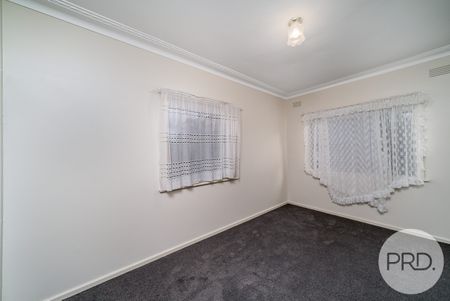 193 Lake Albert Road, Kooringal NSW 2650 - Photo 3