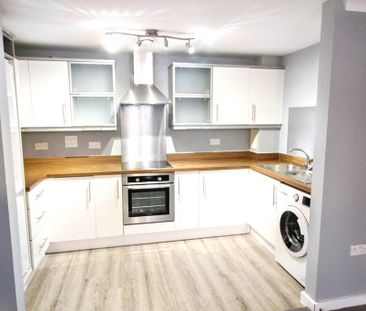 2 bedroom flat to rent - Photo 4