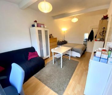 Studio Flat, Delamere Road, SW20 - Photo 3