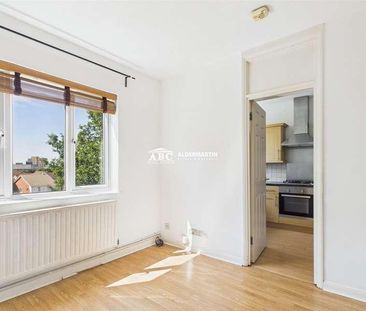 Rowlands Close, London, NW7 - Photo 3