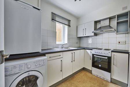 Available unfurnished from 18/12/2025 - Photo 2