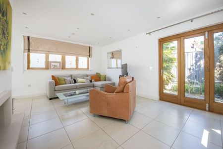 2 bedroom detached house to rent - Photo 2