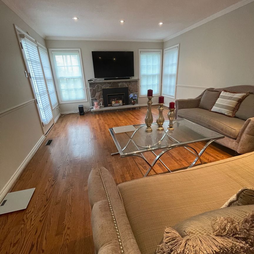 For Lease - 33 Apple Orchard Path, Markham, Ontario - Photo 1