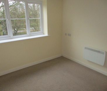 3 bedroom flat to rent - Photo 4
