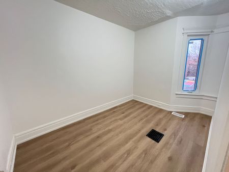 For Lease - 82 Curzon Street Unit# UNIT 2, Toronto, Ontario - Photo 4