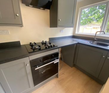 2 bedroom semi-detached house to rent - Photo 2