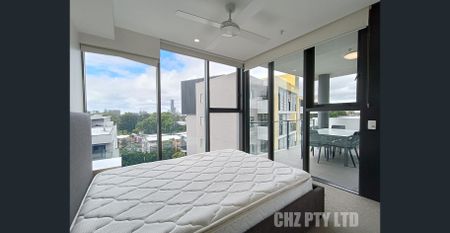 Modern Furnished 2-Bed, 2-Bath Apartment in Prime Kelvin Grove - Photo 5