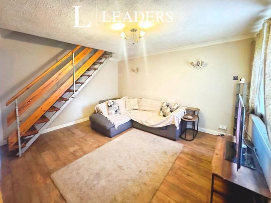 3 bedroom semi-detached house to rent - Photo 1