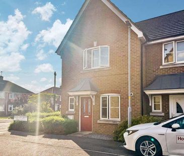 Headlands Grove, Swindon, Wiltshire, SN2 - Photo 1