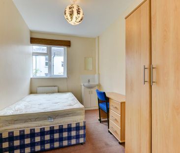 6 bedroom house to rent - Photo 4