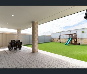 MASSIVE 4x2 Family Home in a Prime Alkimos Location - Photo 5